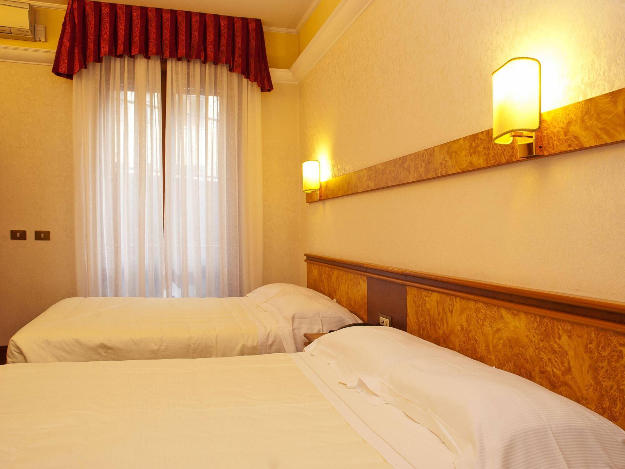 Just Hotel Milano Ngoại thất bức ảnh